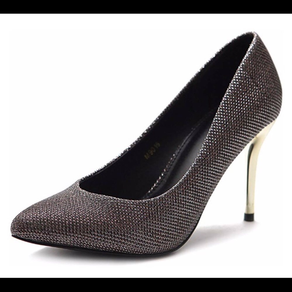 🎉🎇❄️NWT Bronze NightOut Heels🎊🔥